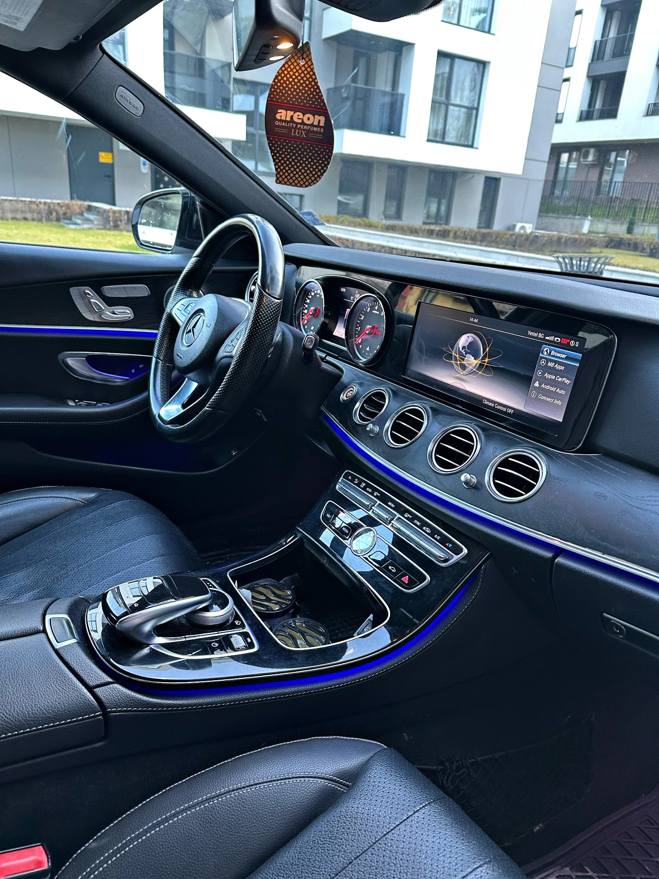 Mercedes-Benz E 300 4 Matic - изображение 6