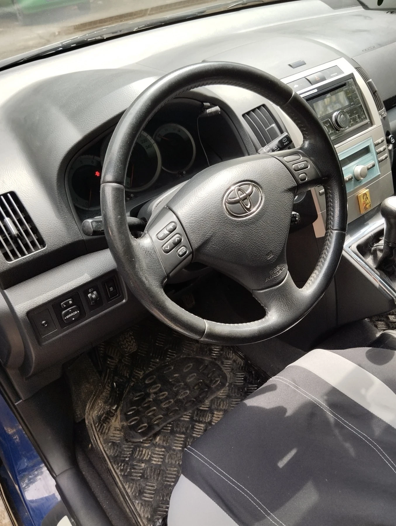 Toyota Corolla verso 2.2 136 | Mobile.bg � ����������� 11