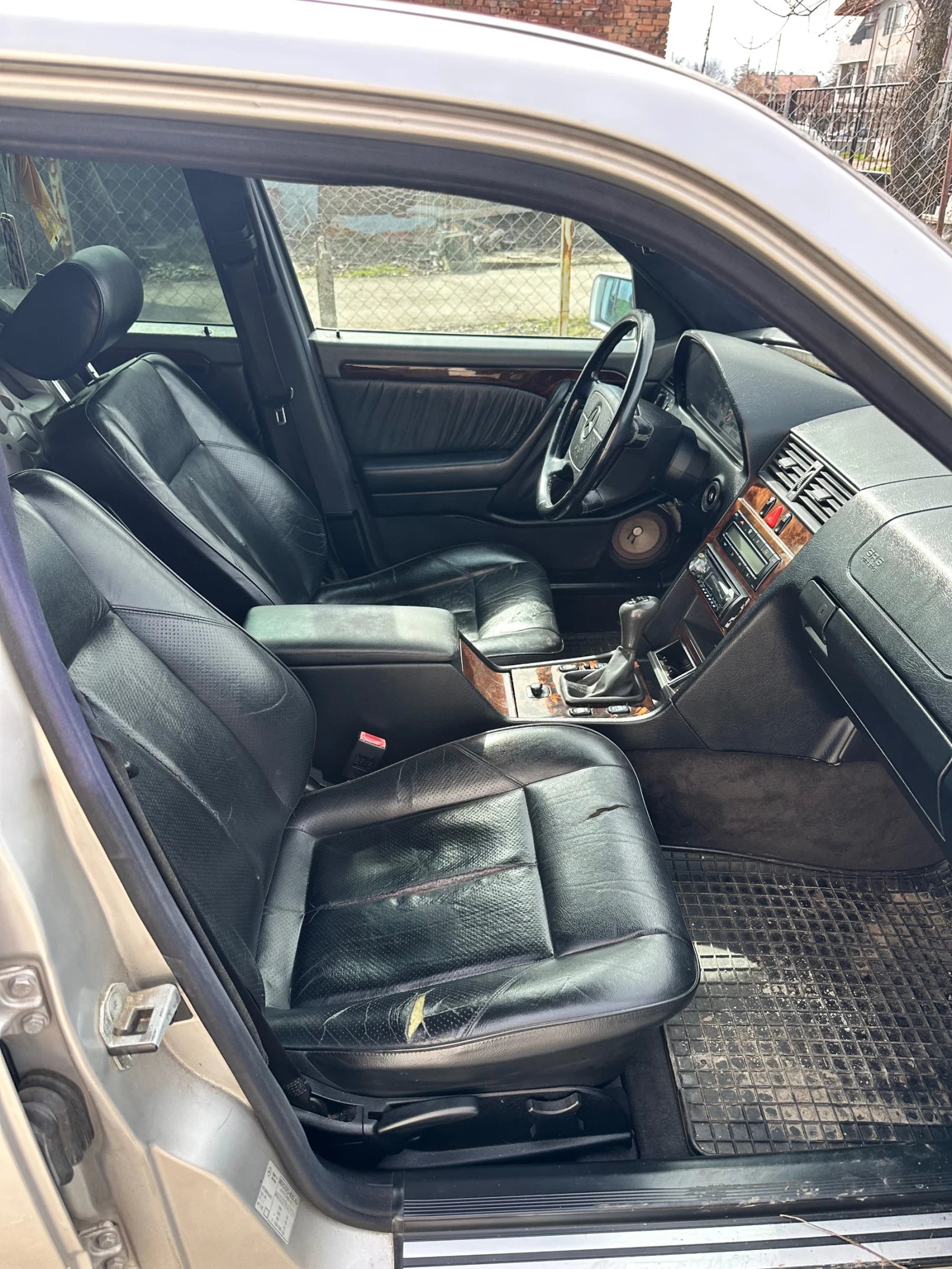 Mercedes-Benz C 200, снимка 11 - Автомобили и джипове - 53783371