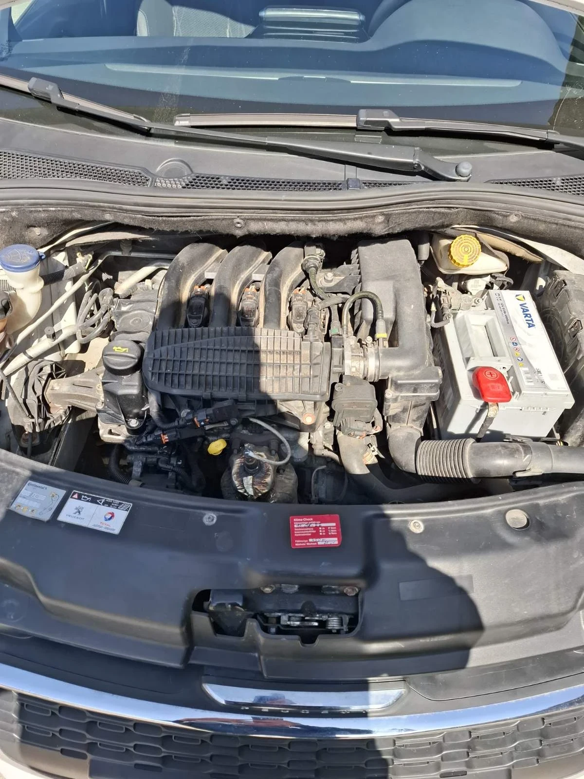 Peugeot 208 1.2i, снимка 14 - Автомобили и джипове - 53962163