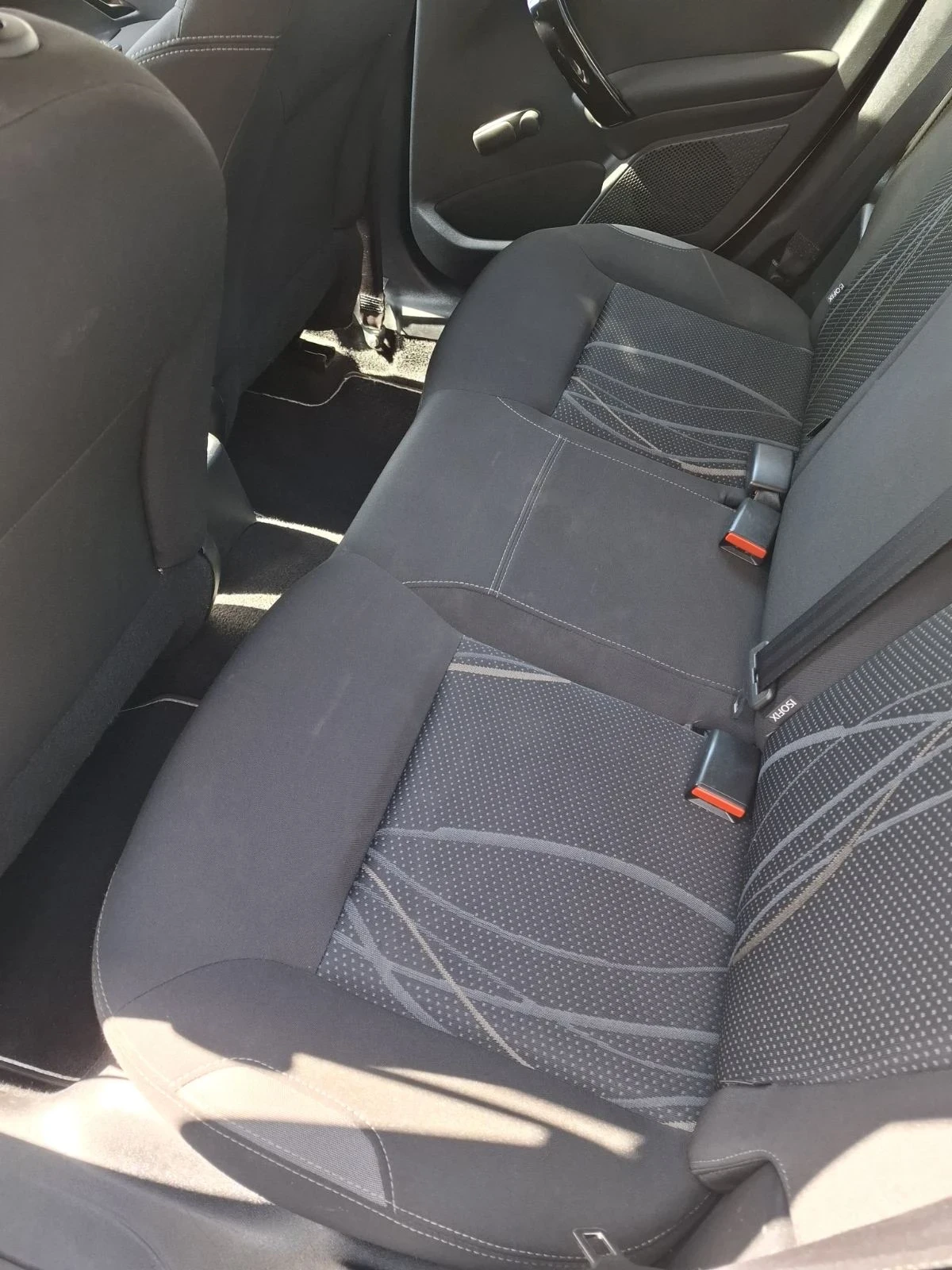 Peugeot 208 1.2i, снимка 9 - Автомобили и джипове - 53962163