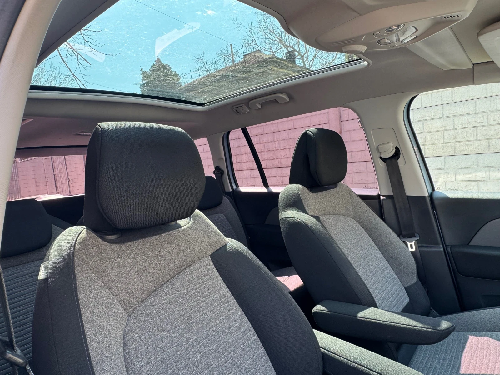 Citroen C4 Picasso GRAND 1.6 E-HDI 115 7 места, снимка 12 - Автомобили и джипове - 53983720