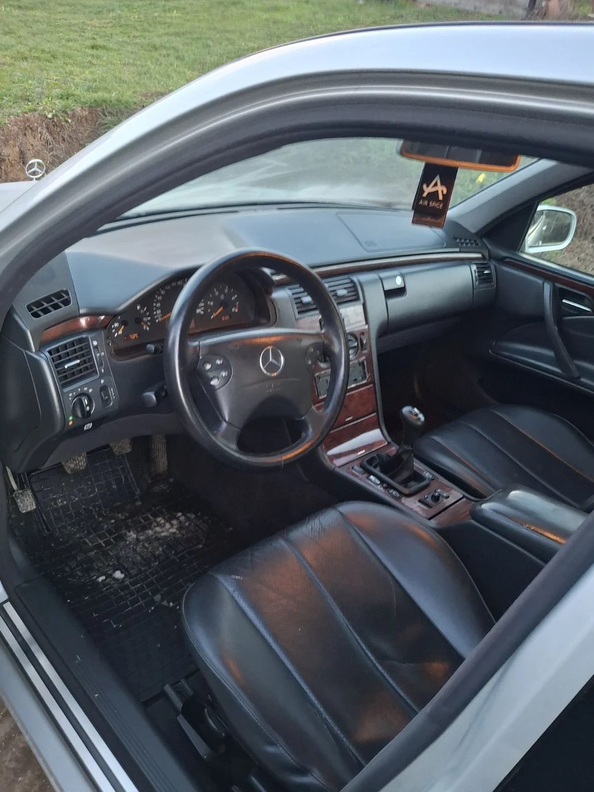 Mercedes-Benz E 270 270 CDi, снимка 4 - Автомобили и джипове - 54032087