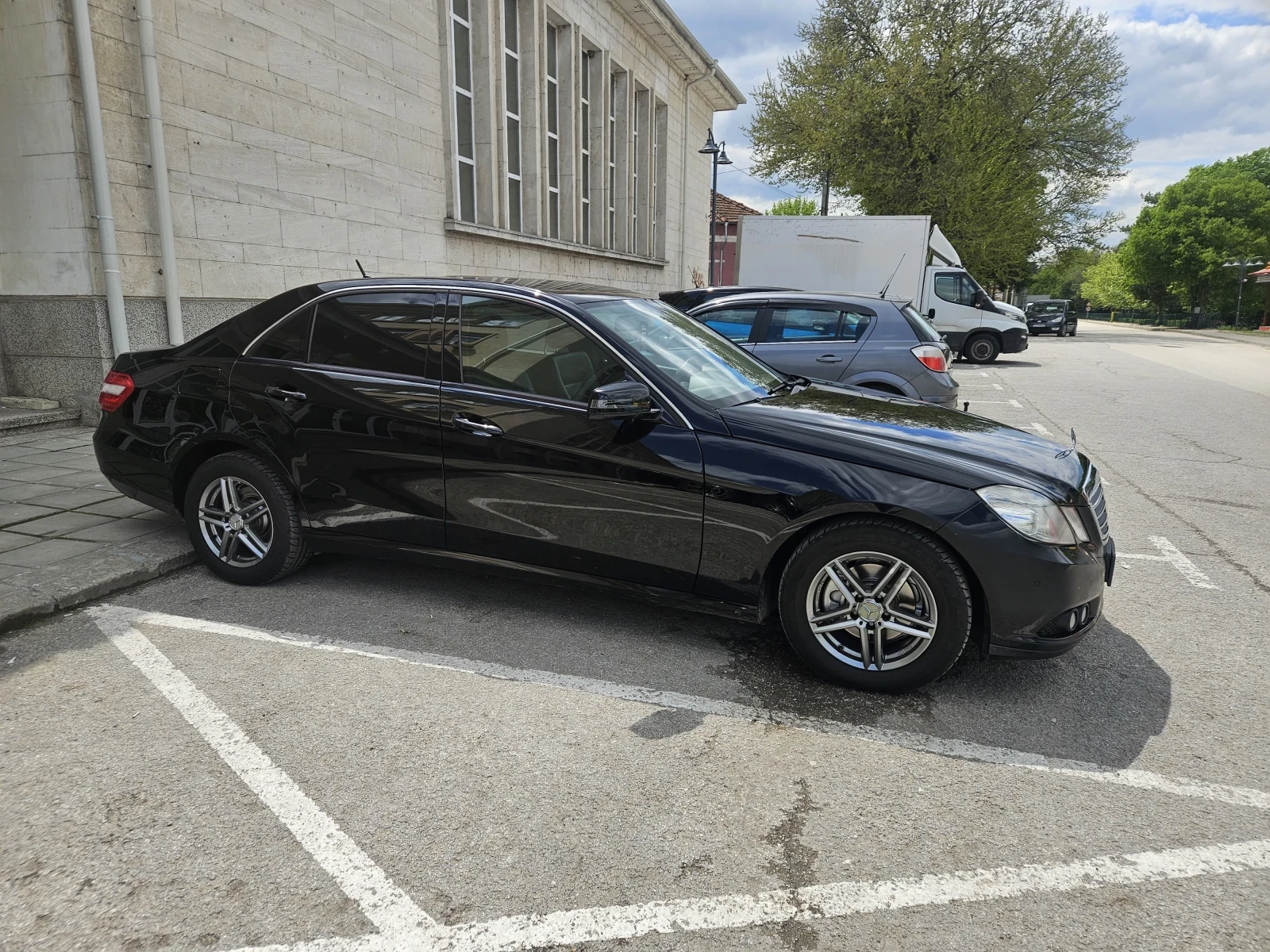 Mercedes-Benz E 200, снимка 12 - Автомобили и джипове - 54259954