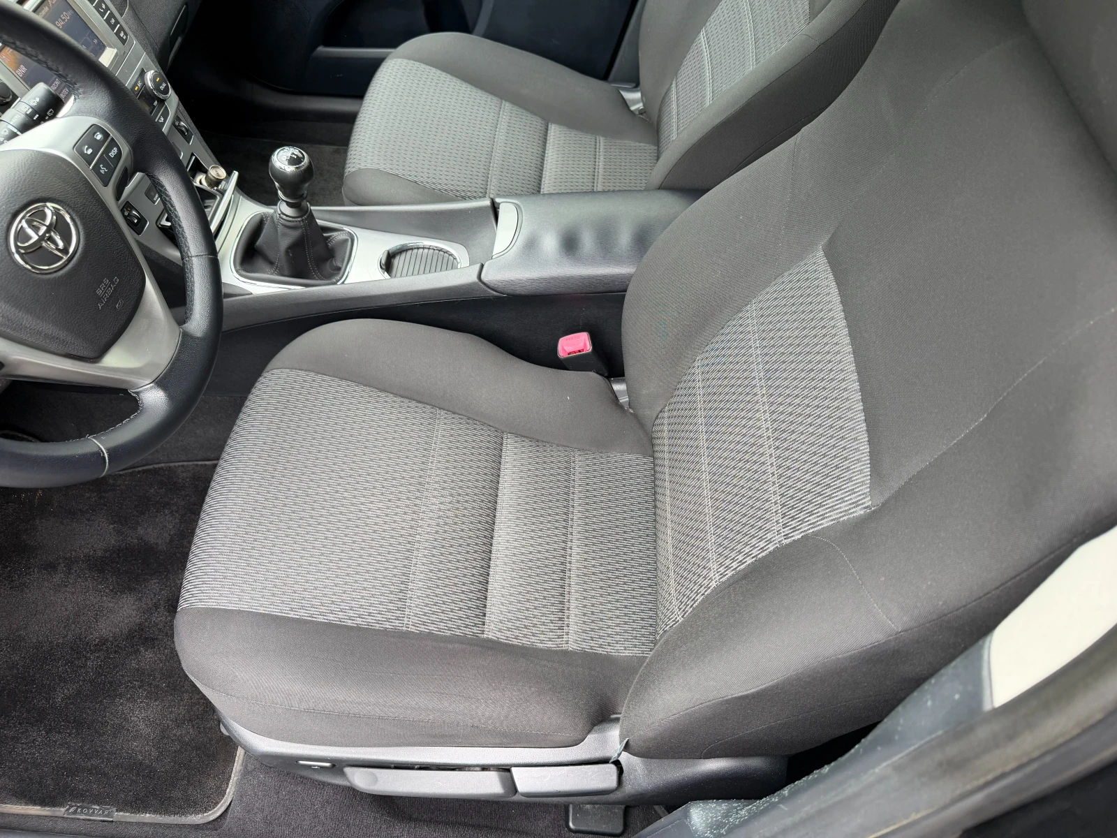Toyota Avensis 1.8I* СЕРВИЗНА КНИЖКА* ПЪЛНА  ИСТОРИЯ , снимка 9 - Автомобили и джипове - 54484472