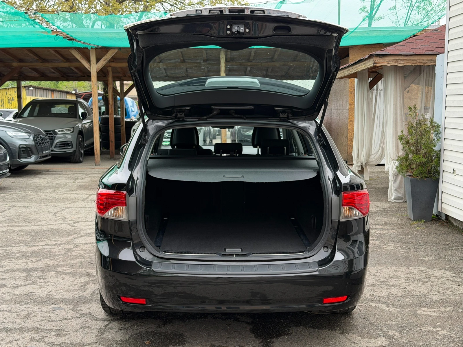 Toyota Avensis 1.8I* СЕРВИЗНА КНИЖКА* ПЪЛНА  ИСТОРИЯ , снимка 6 - Автомобили и джипове - 54484472