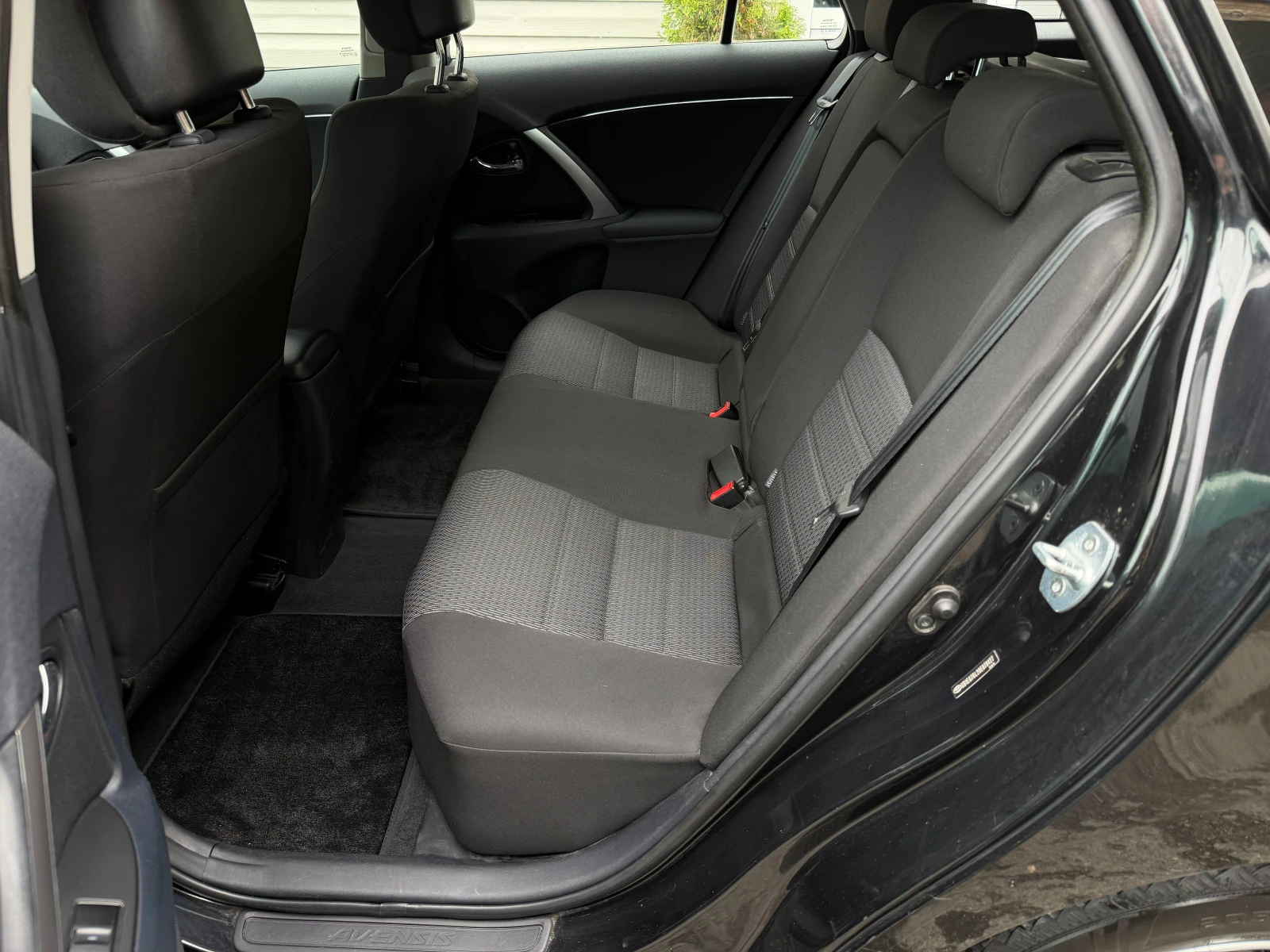 Toyota Avensis 1.8I* СЕРВИЗНА КНИЖКА* ПЪЛНА  ИСТОРИЯ , снимка 8 - Автомобили и джипове - 54484472
