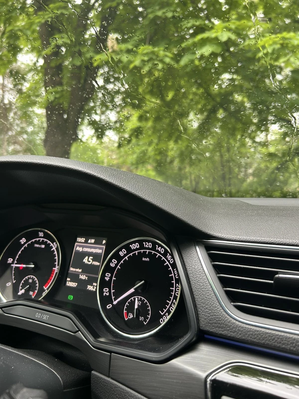 Skoda Superb 2.0 TDI, 126 000 km, снимка 12 - Автомобили и джипове - 54645542