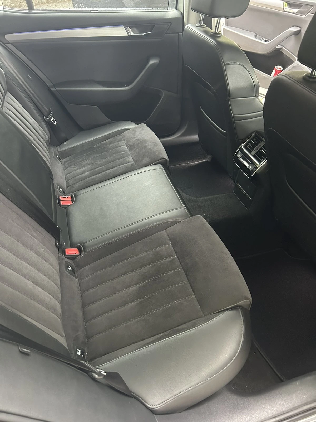 Skoda Superb 2.0 TDI, 126 000 km, снимка 9 - Автомобили и джипове - 54645542