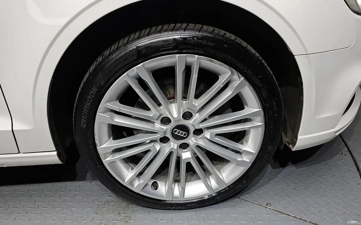 Audi A3 40 TFSI, снимка 5 - Автомобили и джипове - 54723798