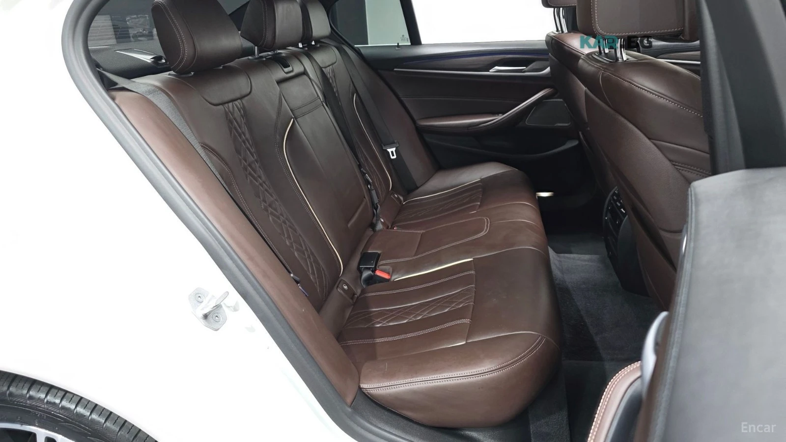 BMW 530E M PKG / DISTRONIC / HEADUP / ОБДУХВАНЕ / ПОДГРЕВИ , снимка 17 - Автомобили и джипове - 54766123