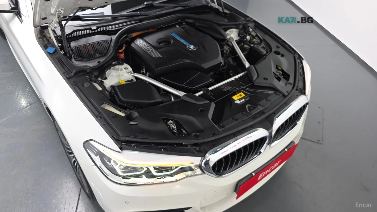 BMW 530E M PKG / DISTRONIC / HEADUP / ОБДУХВАНЕ / ПОДГРЕВИ , снимка 6 - Автомобили и джипове - 54766123