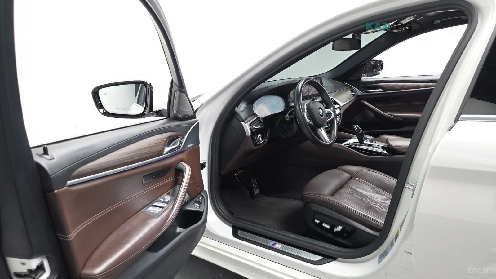 BMW 530E M PKG / DISTRONIC / HEADUP / ОБДУХВАНЕ / ПОДГРЕВИ , снимка 7 - Автомобили и джипове - 54766123