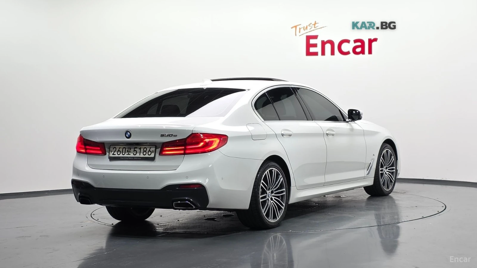 BMW 530E M PKG / DISTRONIC / HEADUP / ОБДУХВАНЕ / ПОДГРЕВИ , снимка 2 - Автомобили и джипове - 54766123