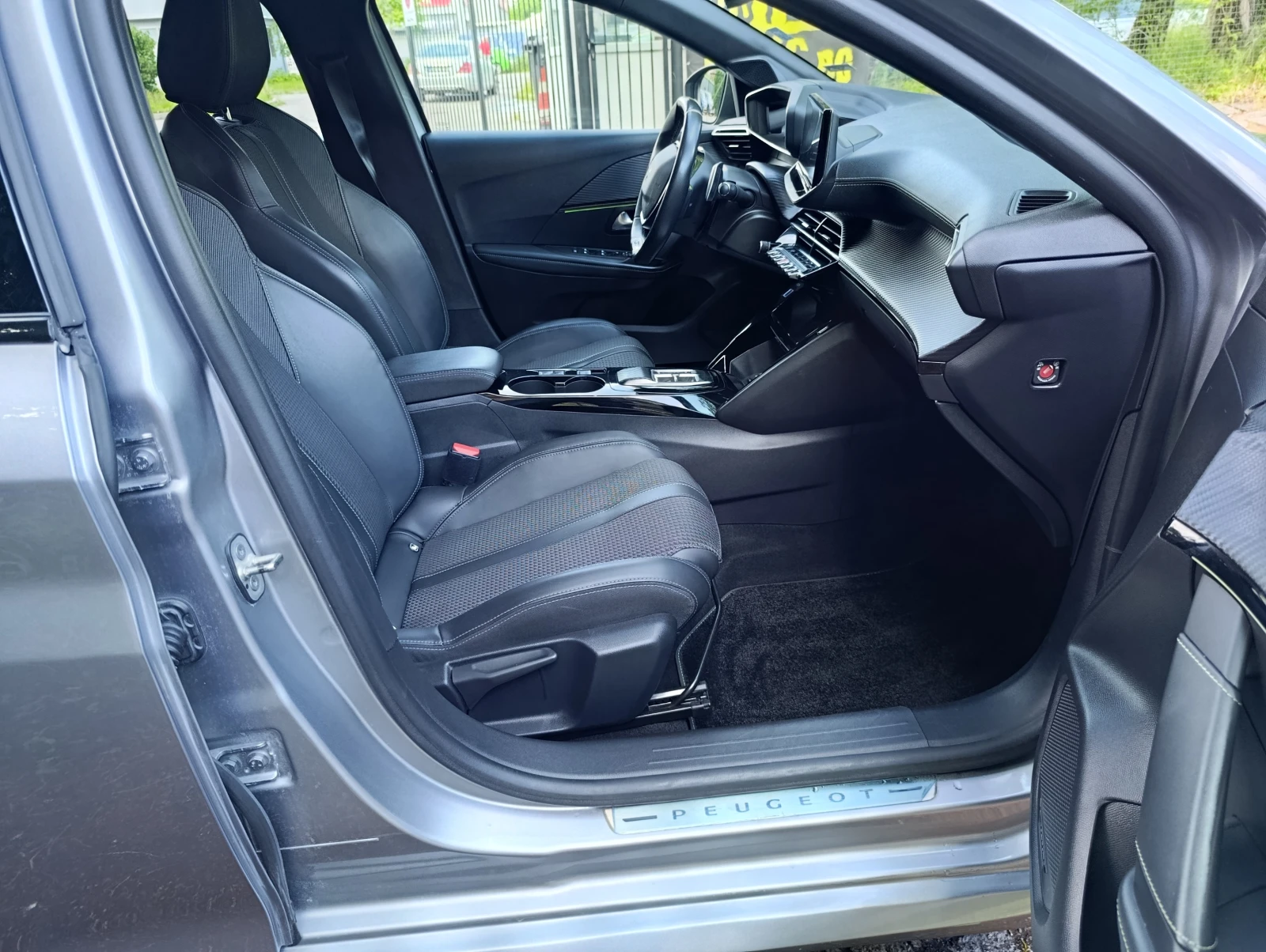 Peugeot 208 GT Закупен от БГ, снимка 11 - Автомобили и джипове - 54781629