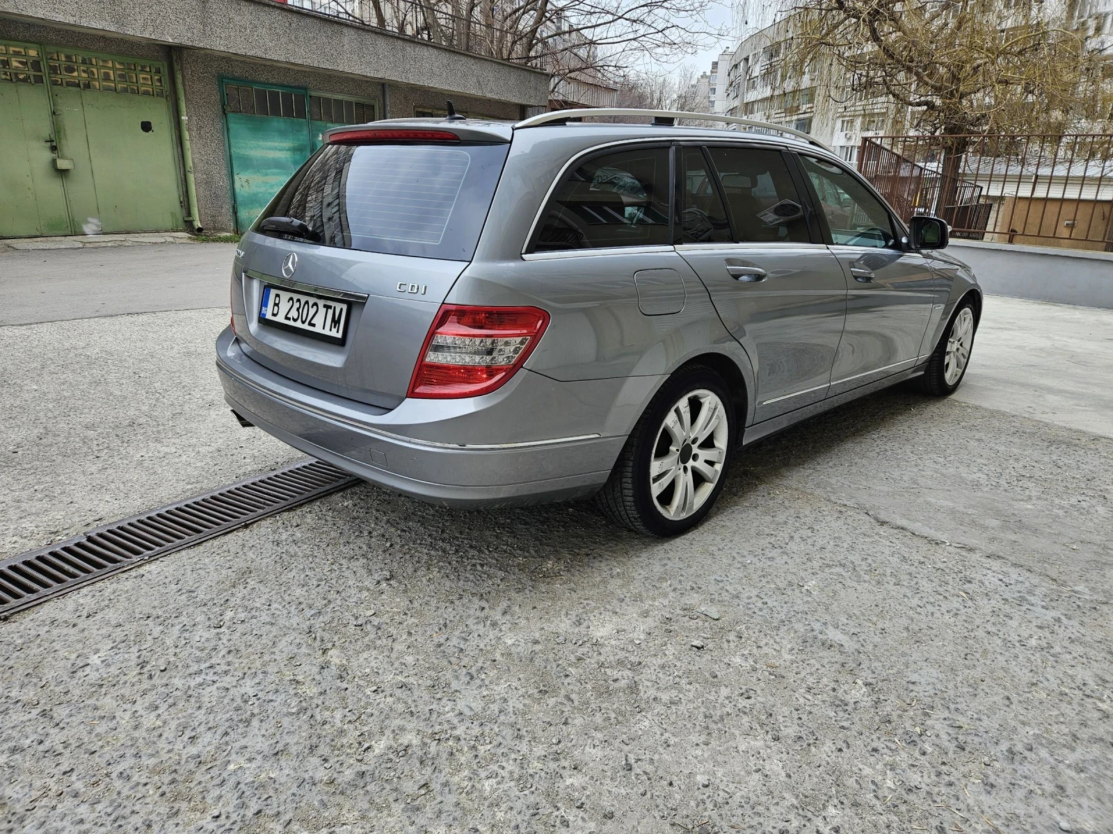 Mercedes-Benz C 220 2.2, снимка 2 - Автомобили и джипове - 54946564