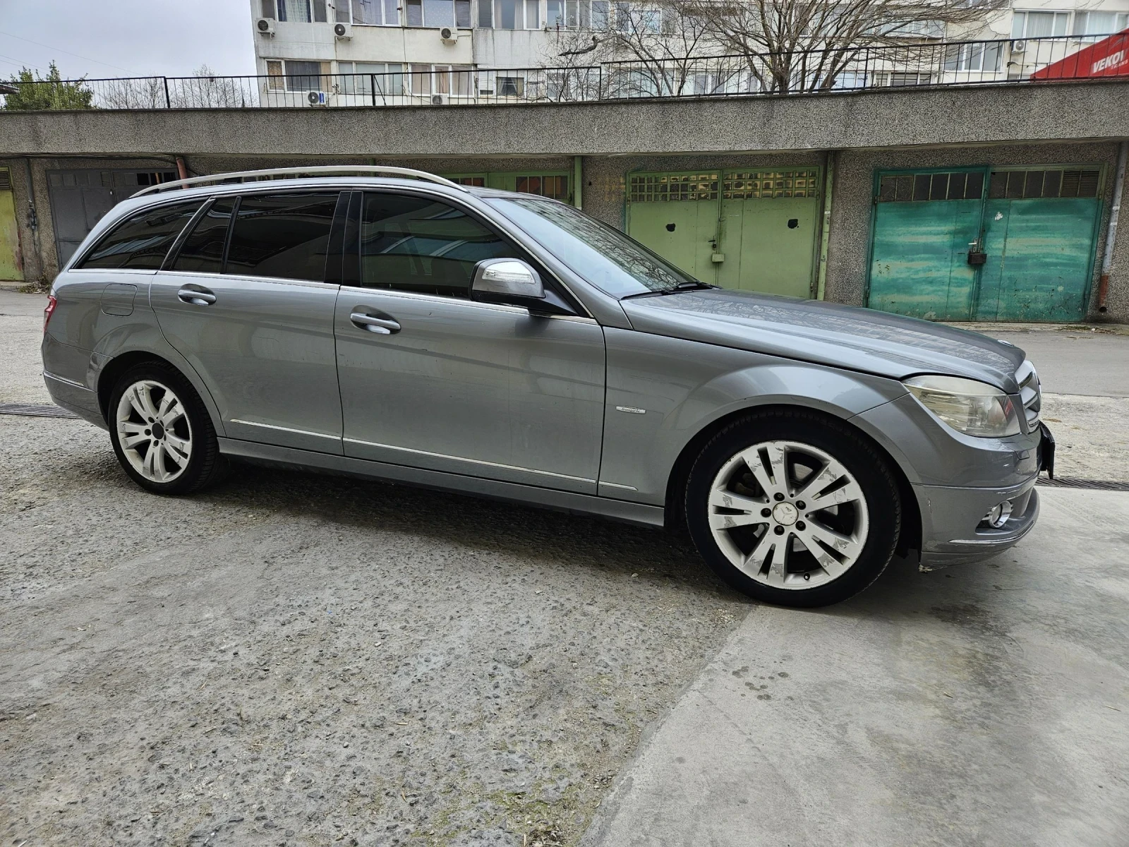 Mercedes-Benz C 220 2.2, снимка 3 - Автомобили и джипове - 54946564