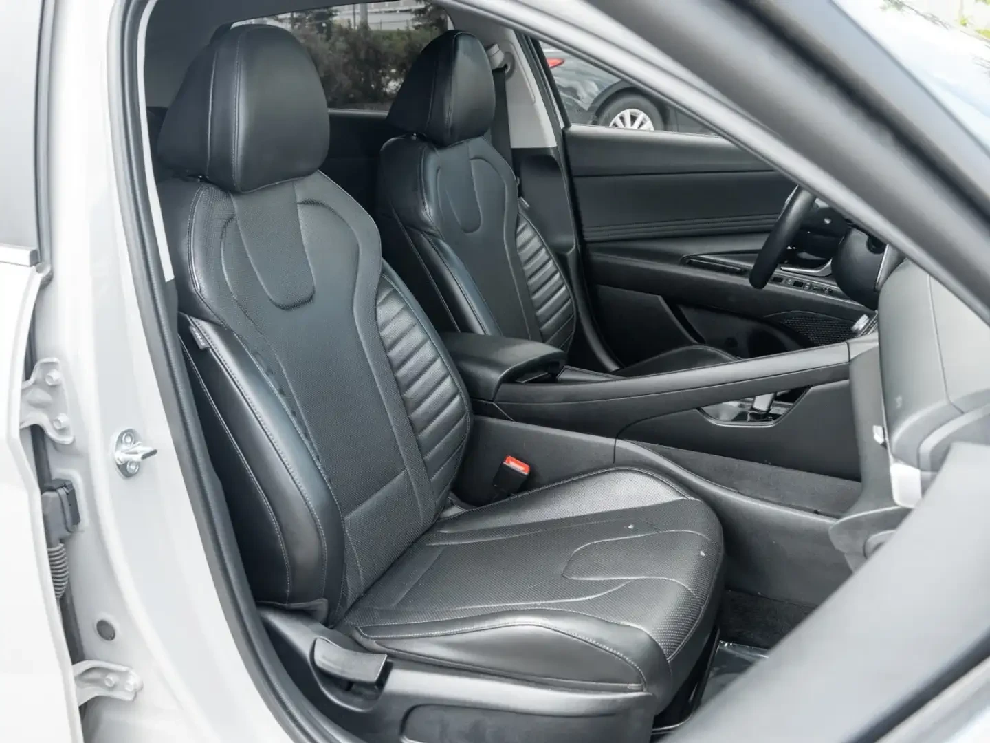Hyundai Elantra Elantra Hybrid, снимка 16 - Автомобили и джипове - 55012135