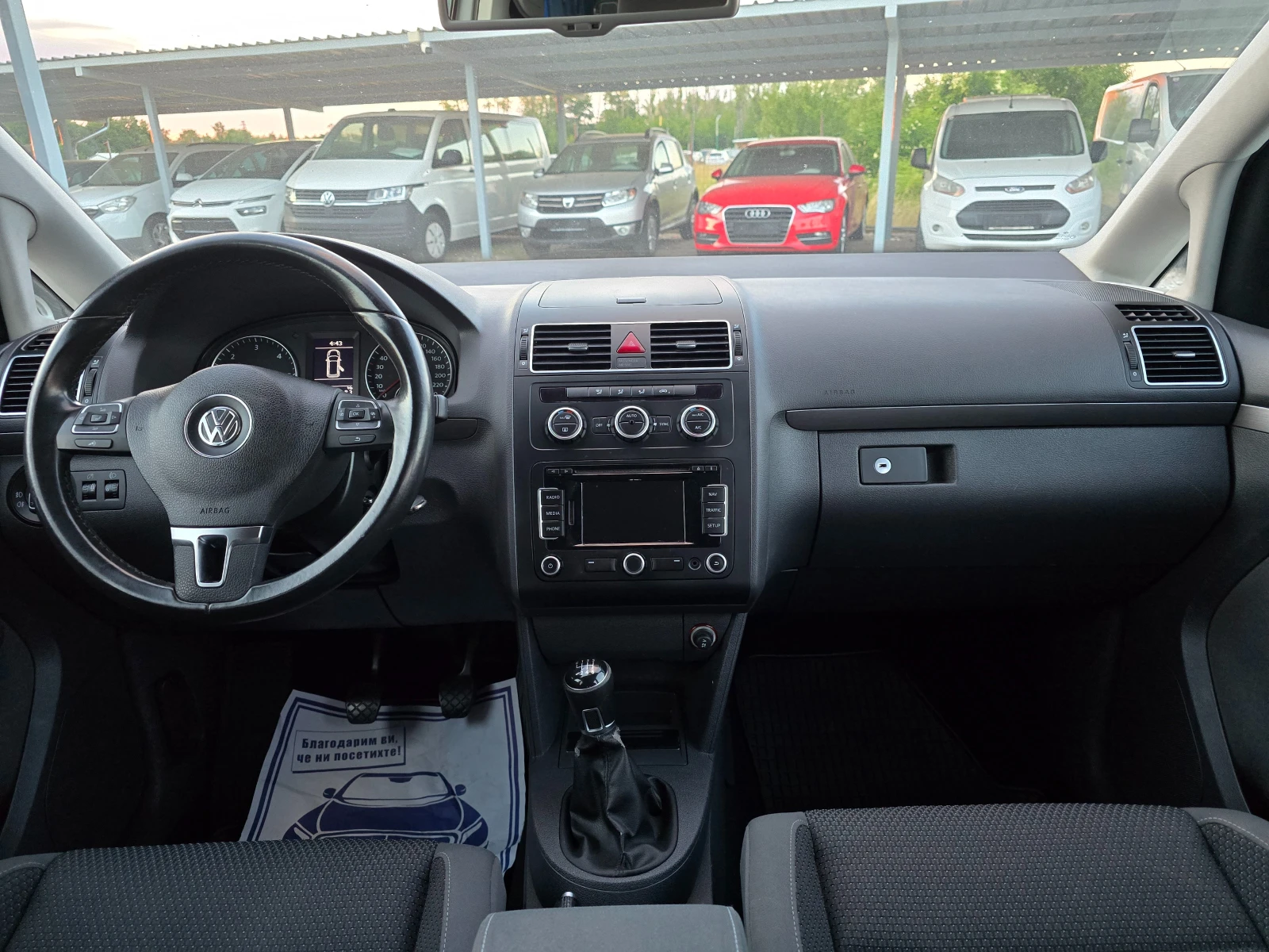 VW Touran 1.6TDI  EURO 5b ! ! НАВИГАЦИЯ, снимка 11 - Автомобили и джипове - 55059614
