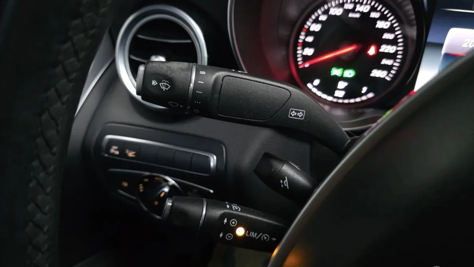 Mercedes-Benz C 220 d / AMG ПАКЕТ / HUD, снимка 13 - Автомобили и джипове - 55313873