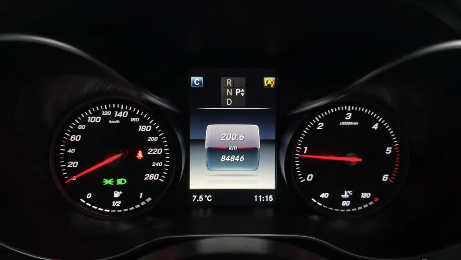 Mercedes-Benz C 220 d / AMG ПАКЕТ / HUD, снимка 9 - Автомобили и джипове - 55313873