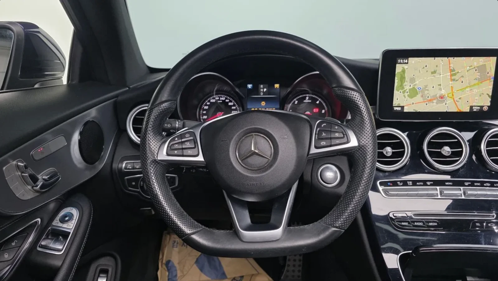 Mercedes-Benz C 220 d / AMG ПАКЕТ / HUD, снимка 8 - Автомобили и джипове - 55313873