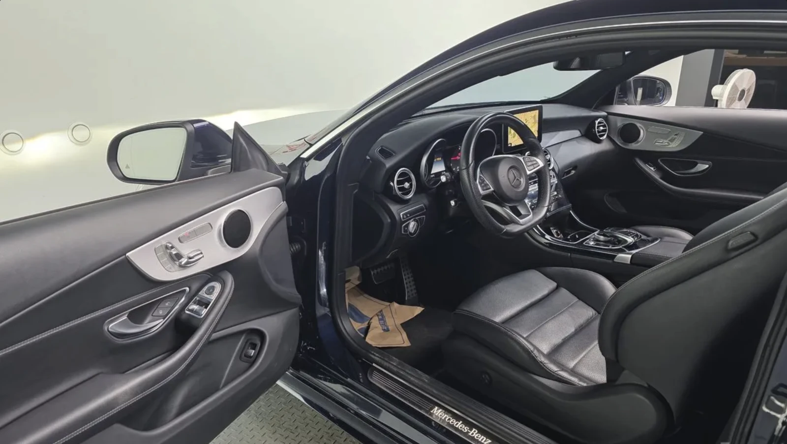 Mercedes-Benz C 220 d / AMG ПАКЕТ / HUD, снимка 6 - Автомобили и джипове - 55313873