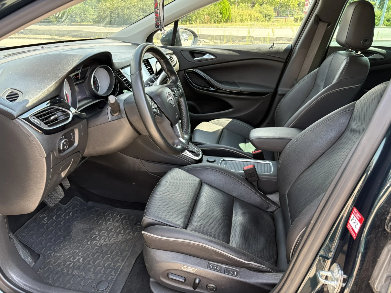Opel Astra Innovation, снимка 13 - Автомобили и джипове - 56235571