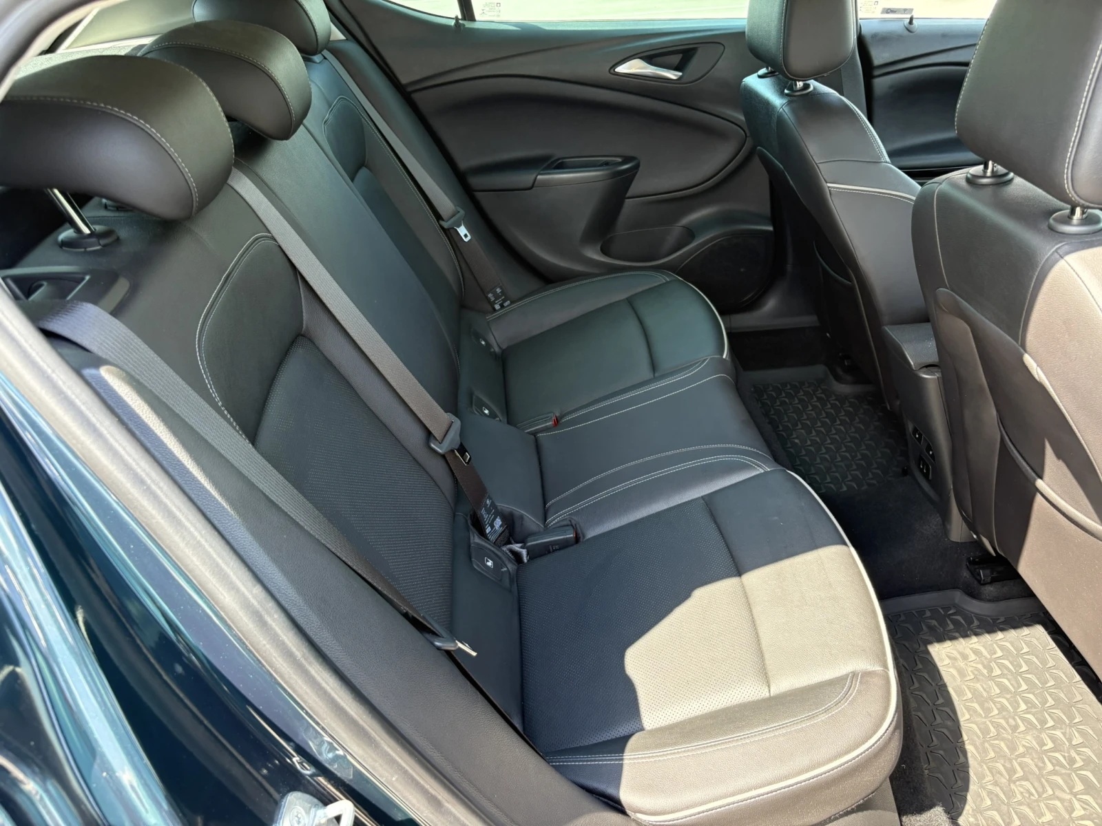 Opel Astra Innovation, снимка 11 - Автомобили и джипове - 56235571