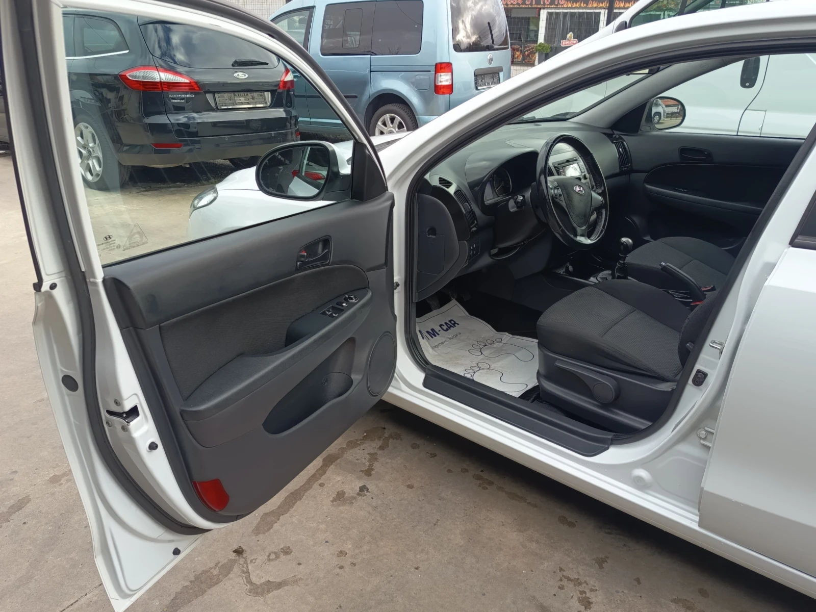 Hyundai I30 1.4i, снимка 9 - Автомобили и джипове - 56684444