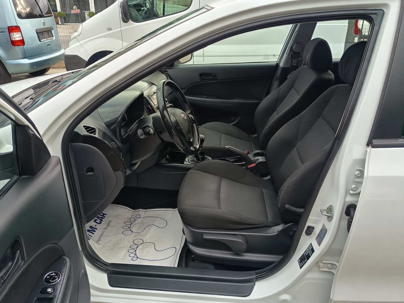 Hyundai I30 1.4i, снимка 8 - Автомобили и джипове - 56684444