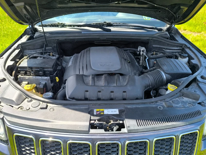 Jeep Grand cherokee 5, 7Hemi Overland, снимка 17 - Автомобили и джипове - 47312694