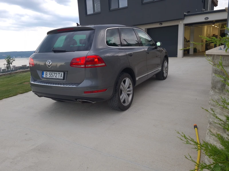 VW Touareg 3.0 TDI, снимка 4 - Автомобили и джипове - 47312792