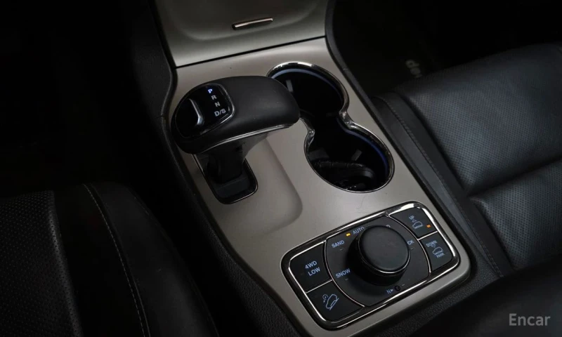 Jeep Grand cherokee, снимка 9 - Автомобили и джипове - 52964637