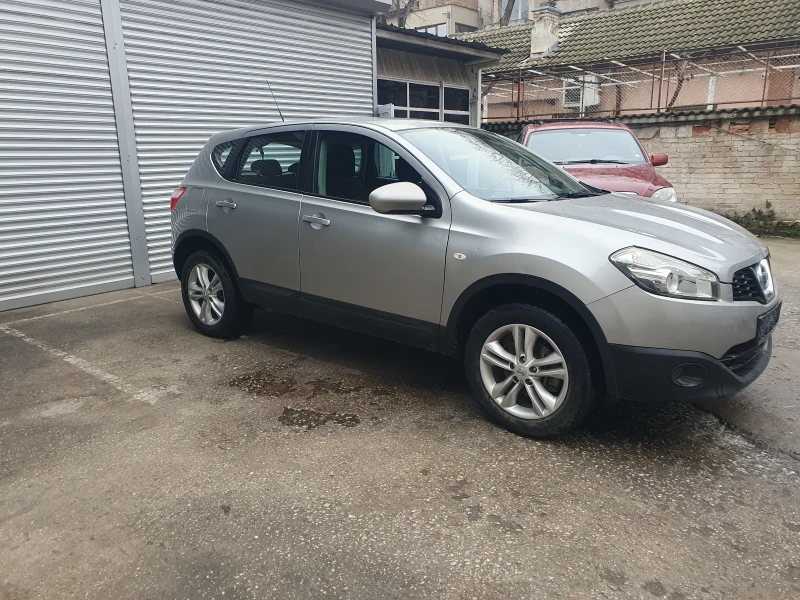 Nissan Qashqai 1.5 DCI, снимка 2 - Автомобили и джипове - 53191267
