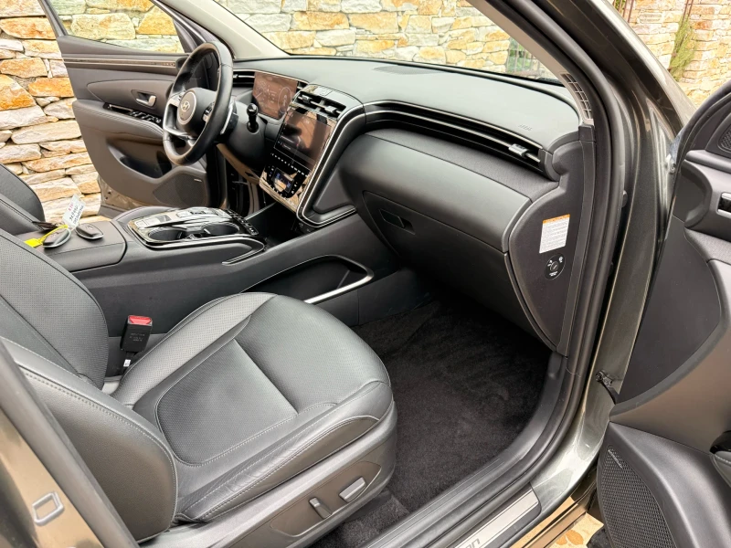 Hyundai Tucson Plug-in-Hybrid 4* 4 Сервизна книжка, снимка 9 - Автомобили и джипове - 53285424