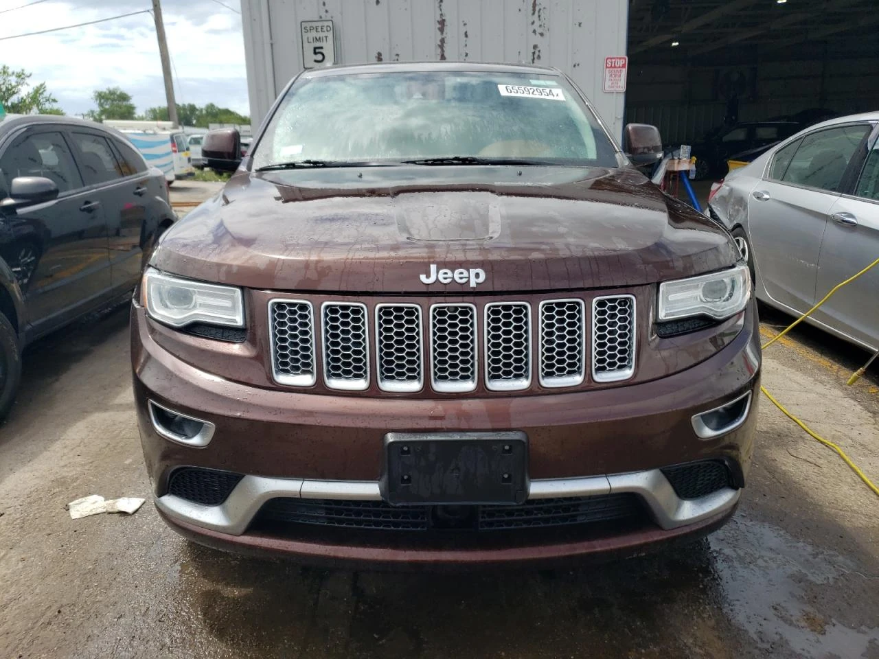Jeep Grand cherokee SUMMIT5.7* HARMAN* PANO* DISTRONIC* TV* ОБДУХ*  - изображение 2
