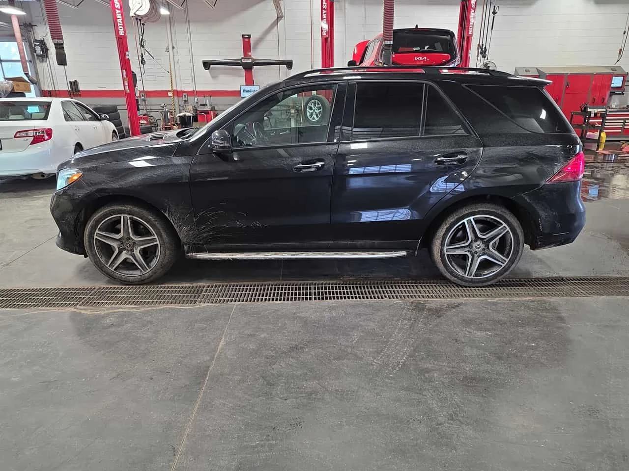 Mercedes-Benz GLE * 400 * CARFAX * БЕЗ ПЪРВОНАЧАЛНА ВНОСКА, снимка 2 - Автомобили и джипове - 53820397