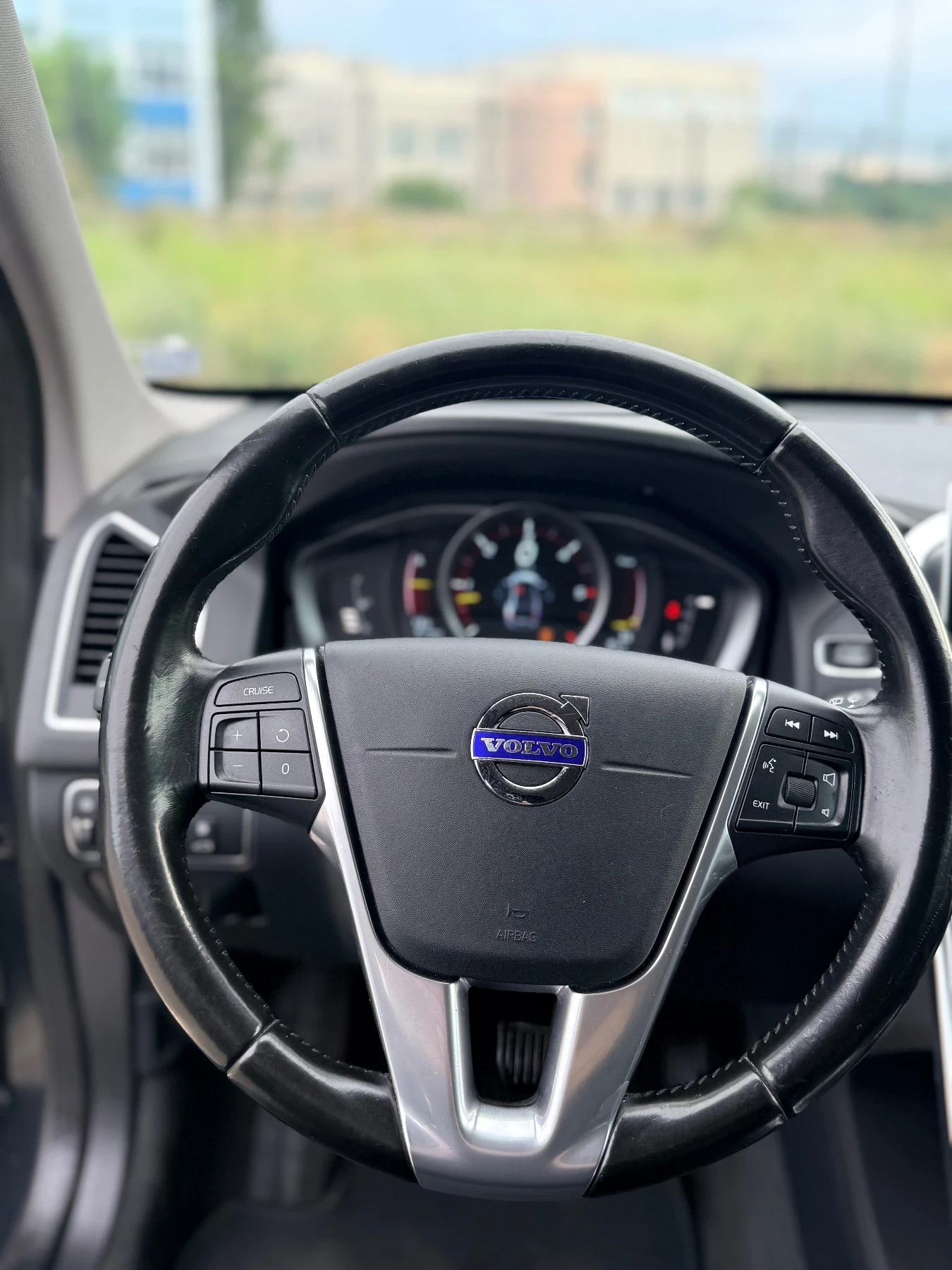 Volvo XC60 2.4 D4 (5-цилиндров) 190 к.с., снимка 15 - Автомобили и джипове - 54982011