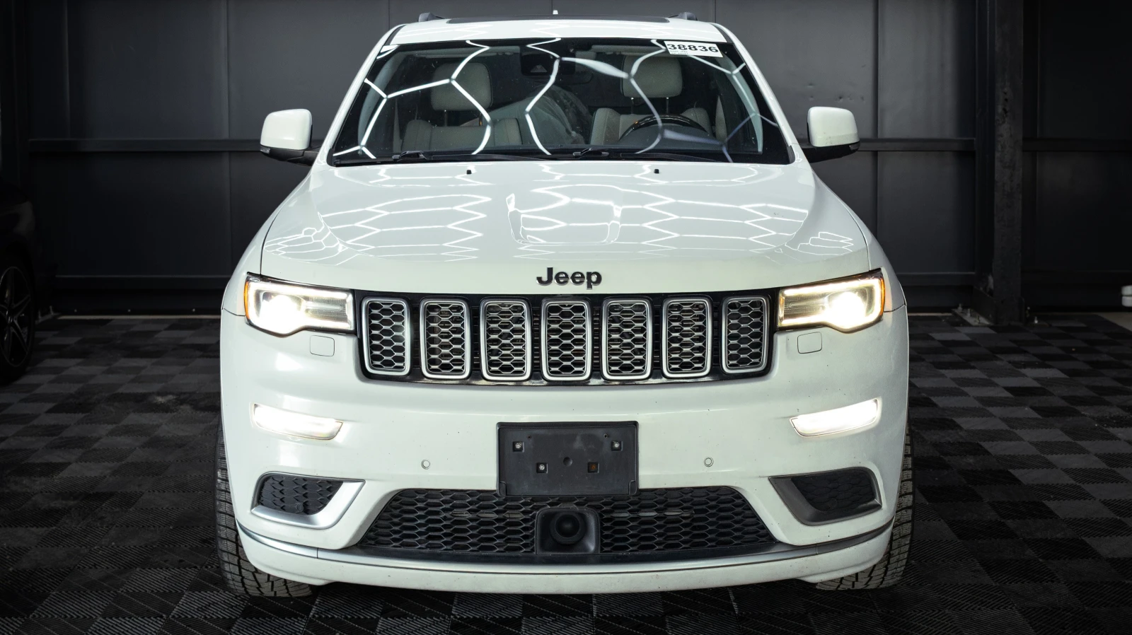 Jeep Grand cherokee SUMMIT * ДИСТРОНИК* ОБДУХВАНЕ* ДВА ЧИФТА ГУМИ/ДЖАН, снимка 2 - Автомобили и джипове - 55445781