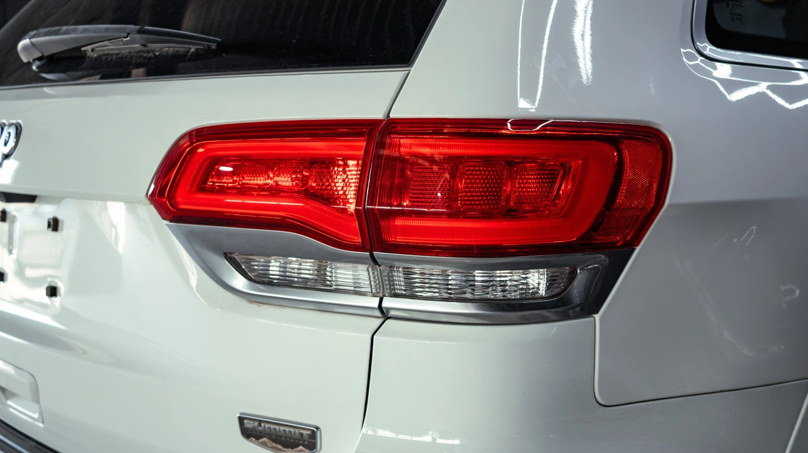 Jeep Grand cherokee SUMMIT * ДИСТРОНИК* ОБДУХВАНЕ* ДВА ЧИФТА ГУМИ/ДЖАН, снимка 6 - Автомобили и джипове - 55445781