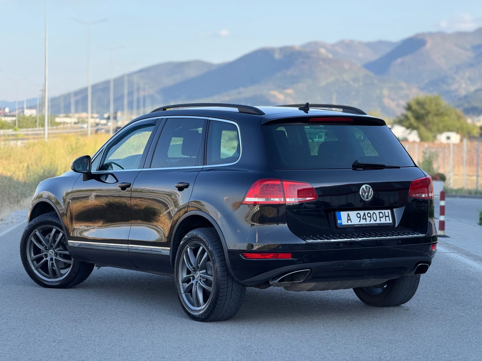 VW Touareg, снимка 14 - Автомобили и джипове - 55837554