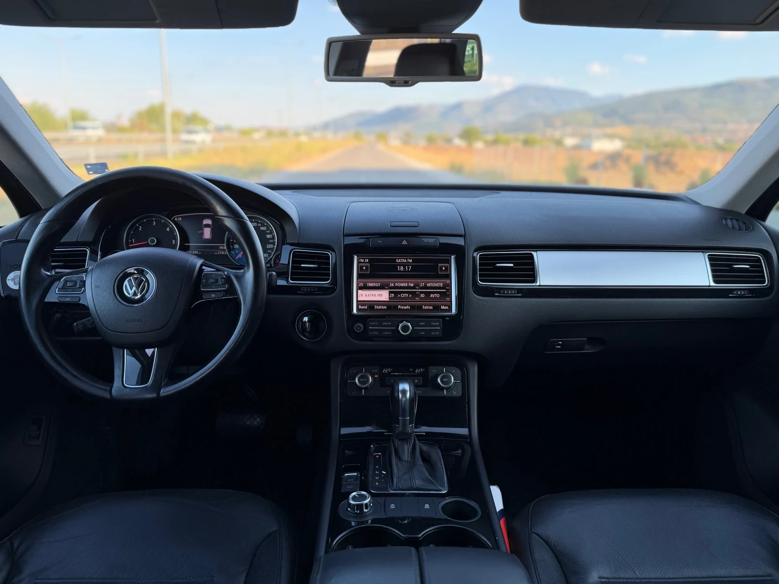 VW Touareg, снимка 10 - Автомобили и джипове - 55837554