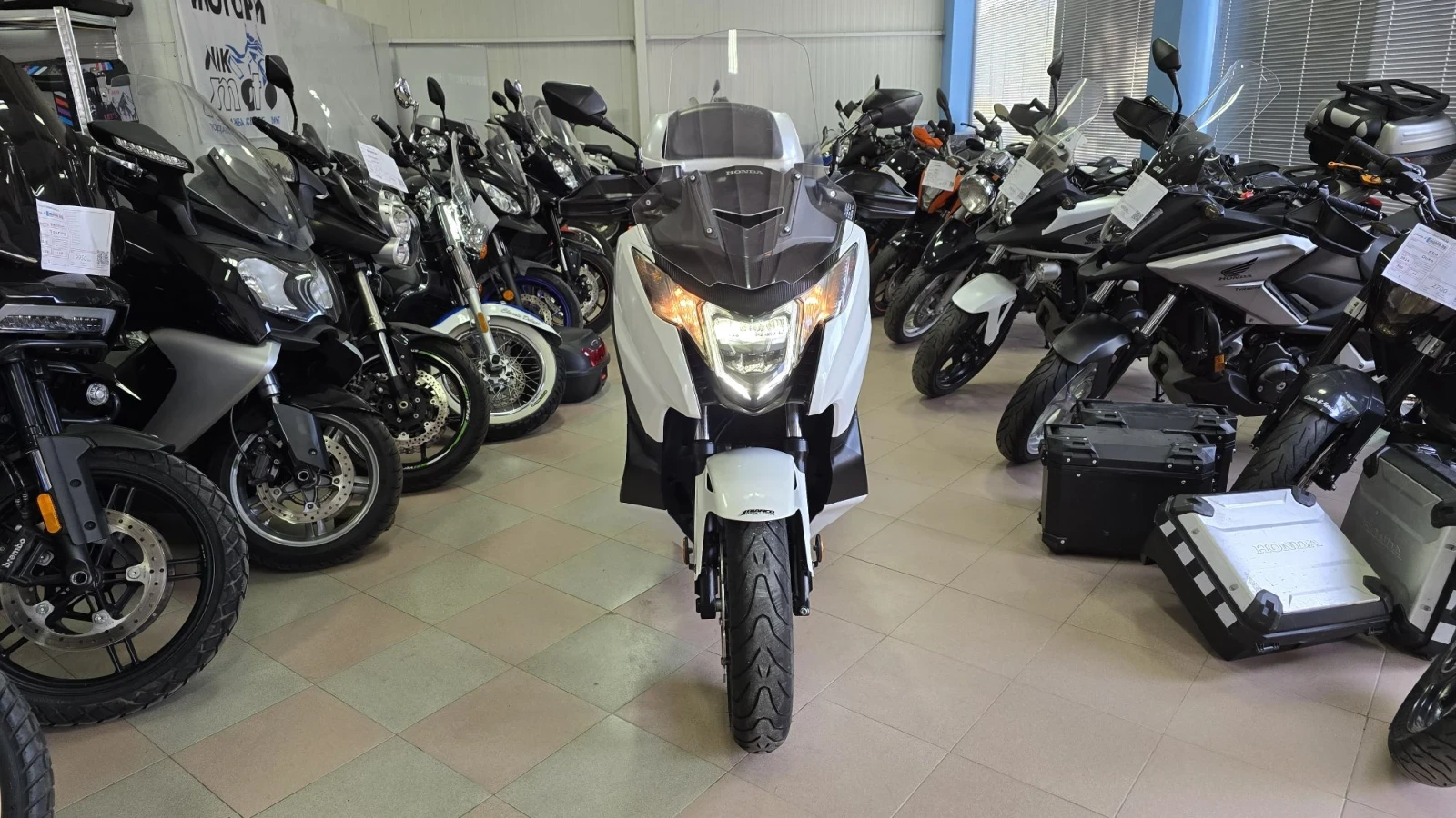 Honda Integra NC 750 LED Лизинг !, снимка 2 - Мотоциклети и мототехника - 56414134