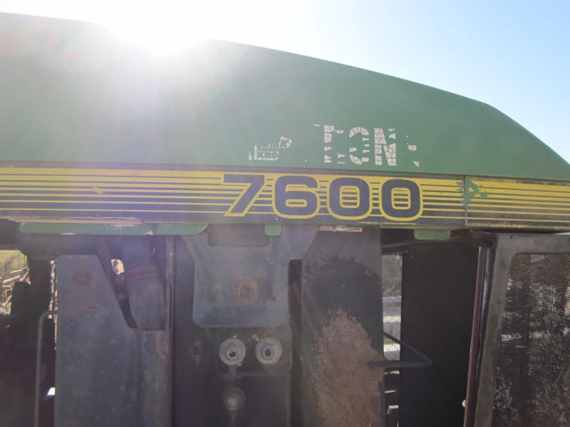 Трактор John Deere 7600, снимка 2 - Селскостопанска техника - 47894146