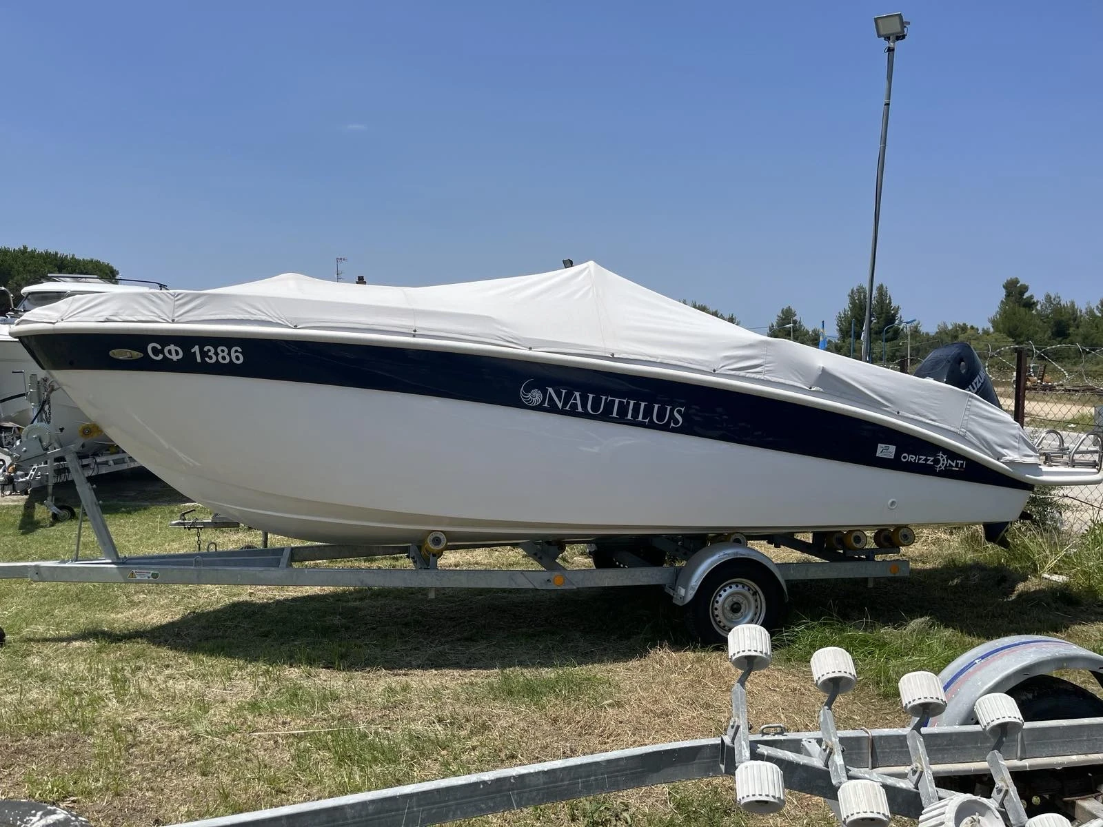 Моторна яхта HorizonHuber ORIZZONTI, снимка 10 - Воден транспорт - 54068741