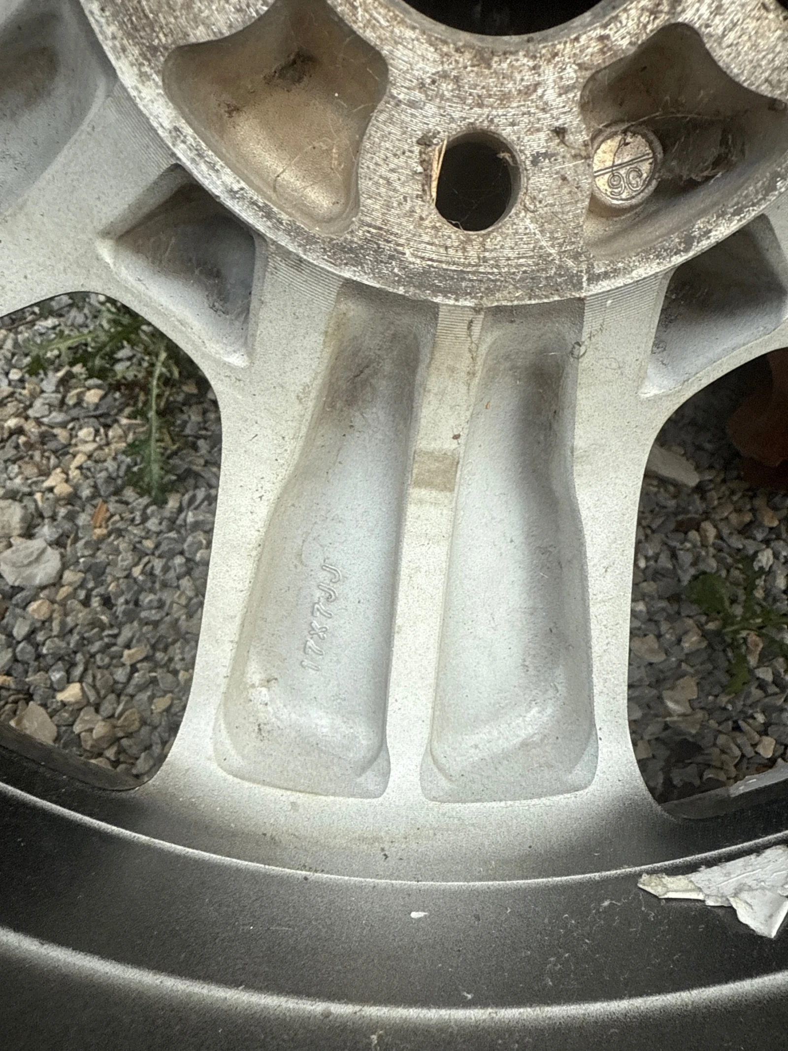 ���� � ������ 215/55R17 | Mobile.bg � ����������� 3