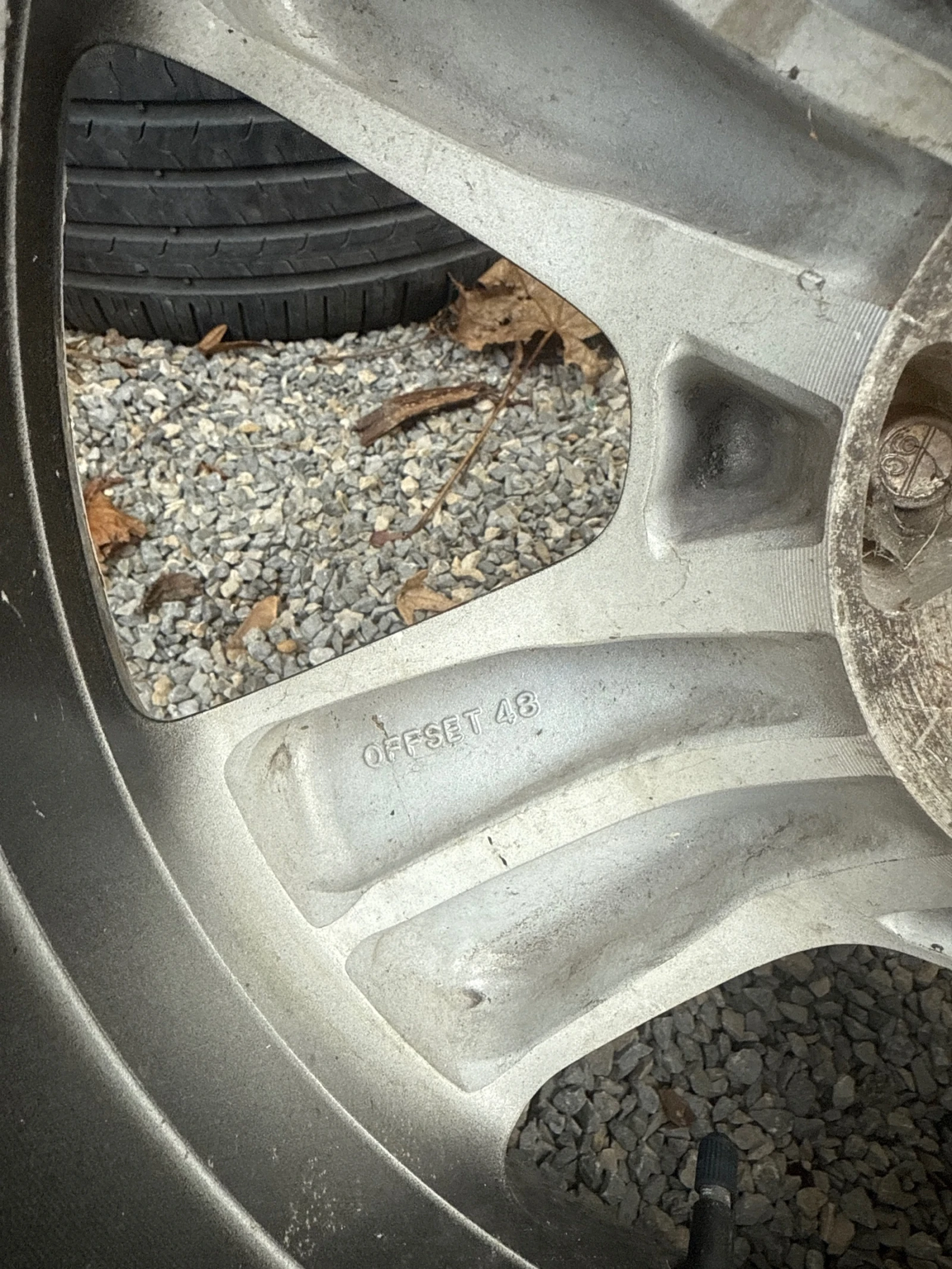 ���� � ������ 215/55R17 | Mobile.bg � ����������� 4