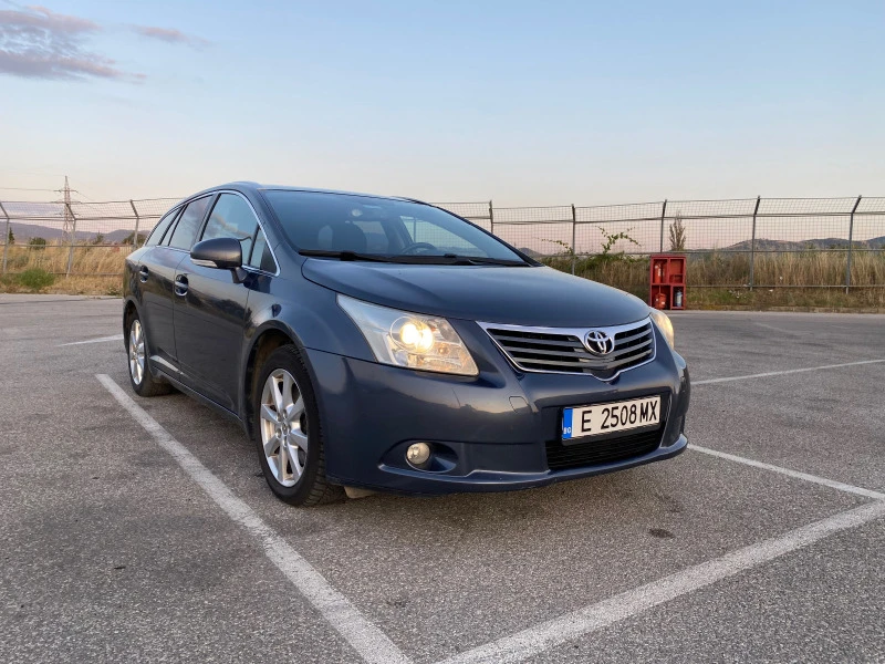 Toyota Avensis 2.2 D4D, снимка 2 - Автомобили и джипове - 46708727