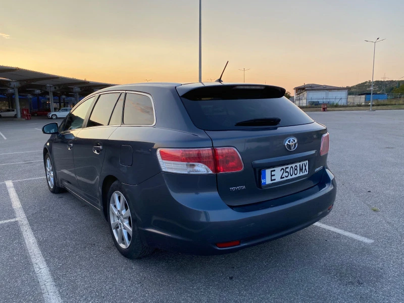 Toyota Avensis 2.2 D4D, снимка 4 - Автомобили и джипове - 46708727